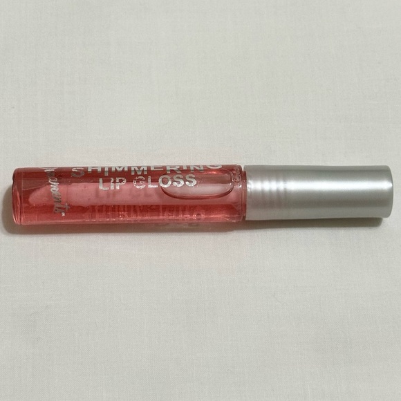 Ornaments Peppermint Shimmering Lip Gloss - Sheer Shiny Pink Flavored Lip Gloss - Picture 4 of 7